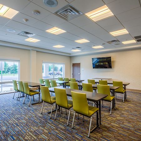 Holiday Inn Express & Suite Milroy - Reedsville Exteriér fotografie