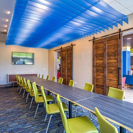 Holiday Inn Express & Suite Milroy - Reedsville Exteriér fotografie
