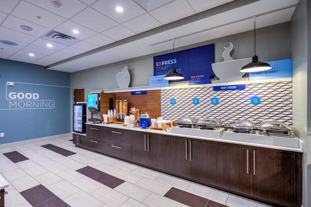 Holiday Inn Express & Suite Milroy - Reedsville Exteriér fotografie