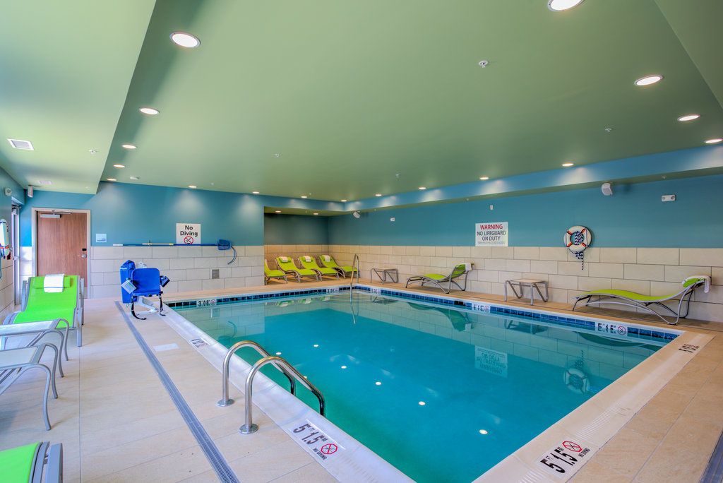 Holiday Inn Express & Suite Milroy - Reedsville Exteriér fotografie