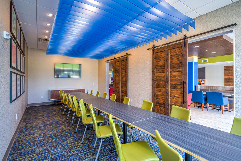 Holiday Inn Express & Suite Milroy - Reedsville Exteriér fotografie