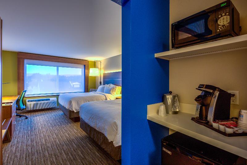 Holiday Inn Express & Suite Milroy - Reedsville Exteriér fotografie