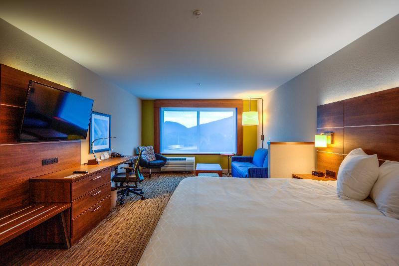 Holiday Inn Express & Suite Milroy - Reedsville Exteriér fotografie